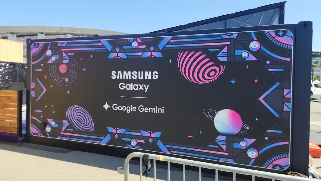 Samsung Galaxy w/ Google Gemini
